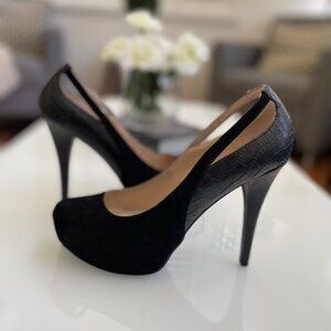 GUESS WGROSSA Black Platform Heels  Size 9